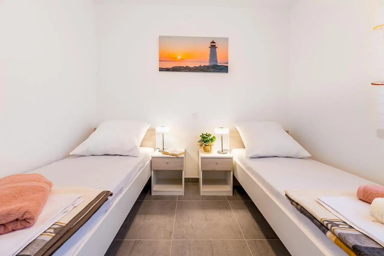 Moderne Ferienwohnung Mit Meerblick, Klima, Wifi Baska  0*, Baska (Krk) Croatia