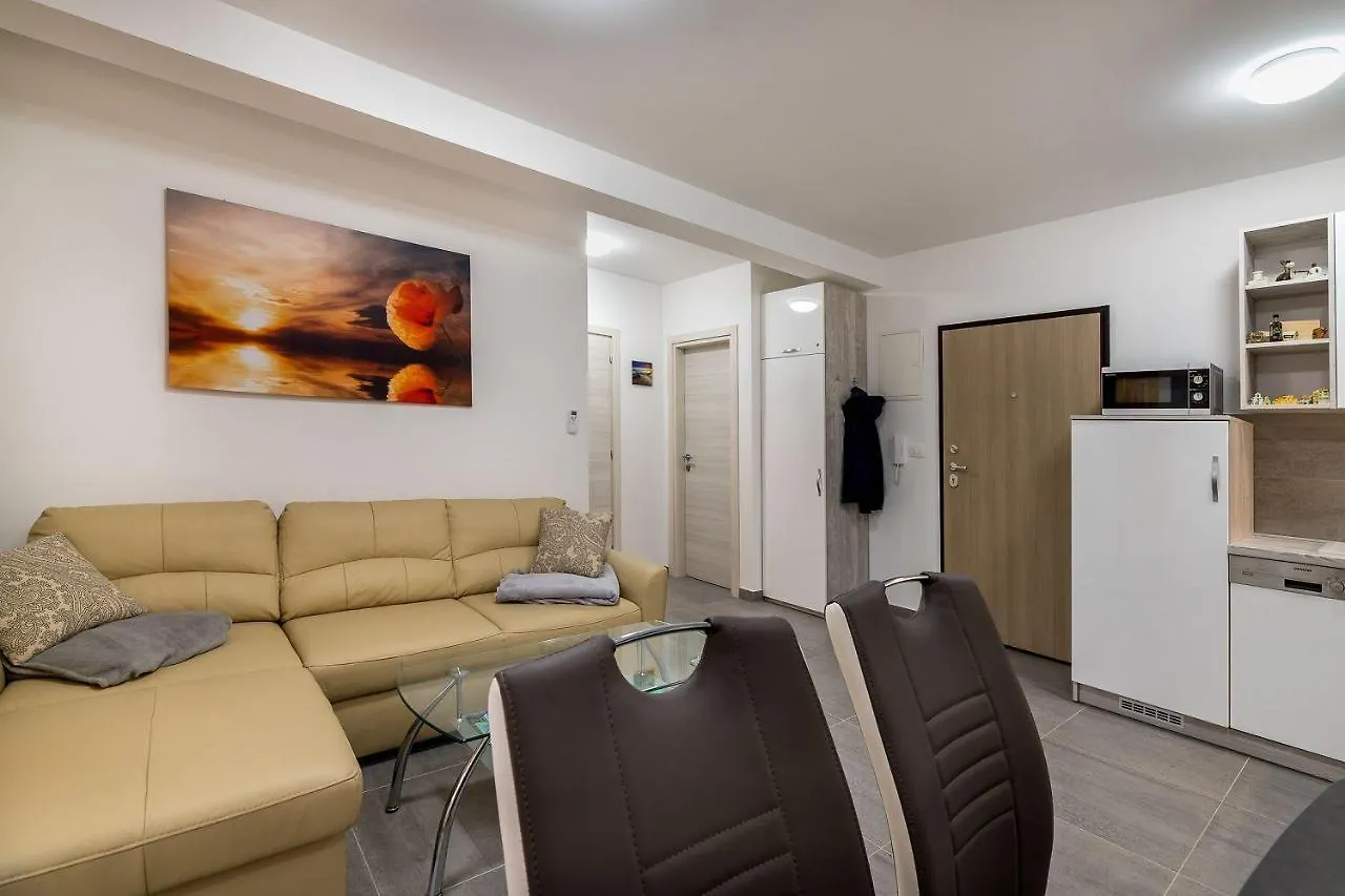 Apartment Moderne Ferienwohnung Mit Meerblick, Klima, Wifi Baska  Croatia