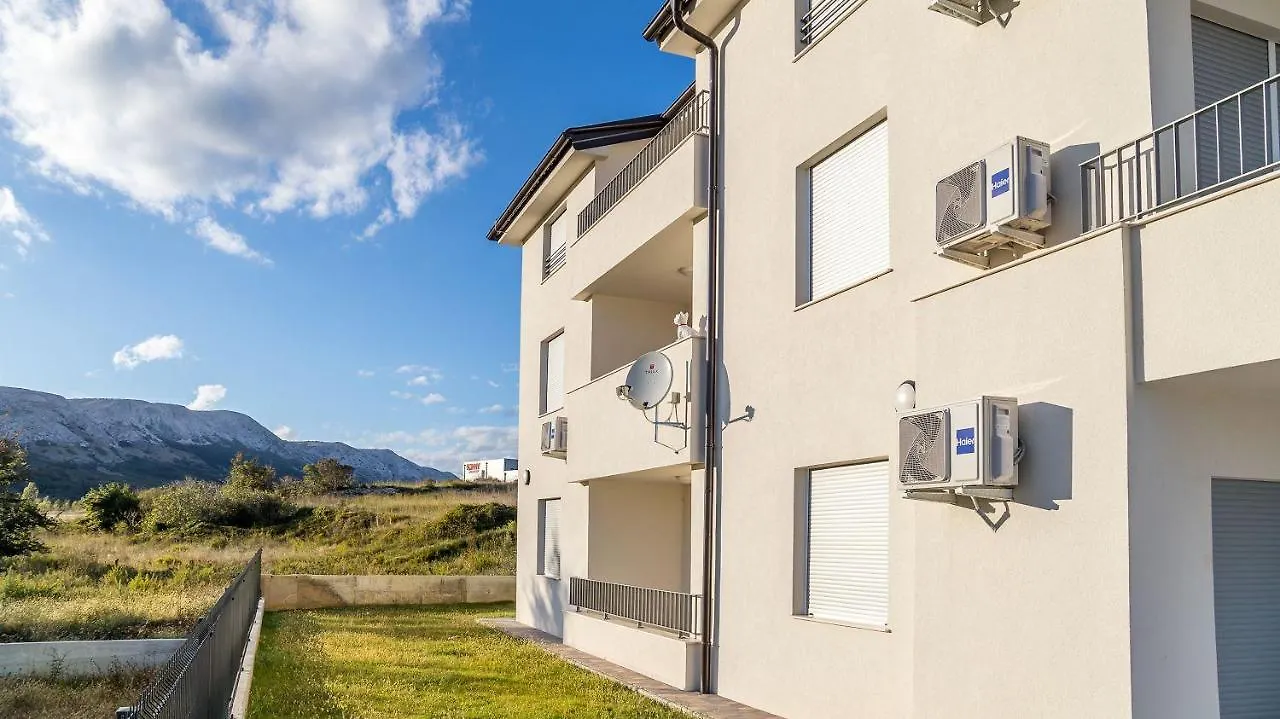 Moderne Ferienwohnung Mit Meerblick, Klima, Wifi Baska  Apartment